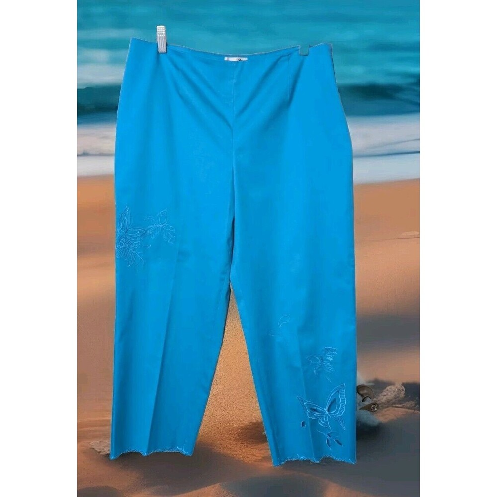ISLAND REPUBLIC NWT Ladies 14 Floral Design Embroidered Crop Capri Pants
